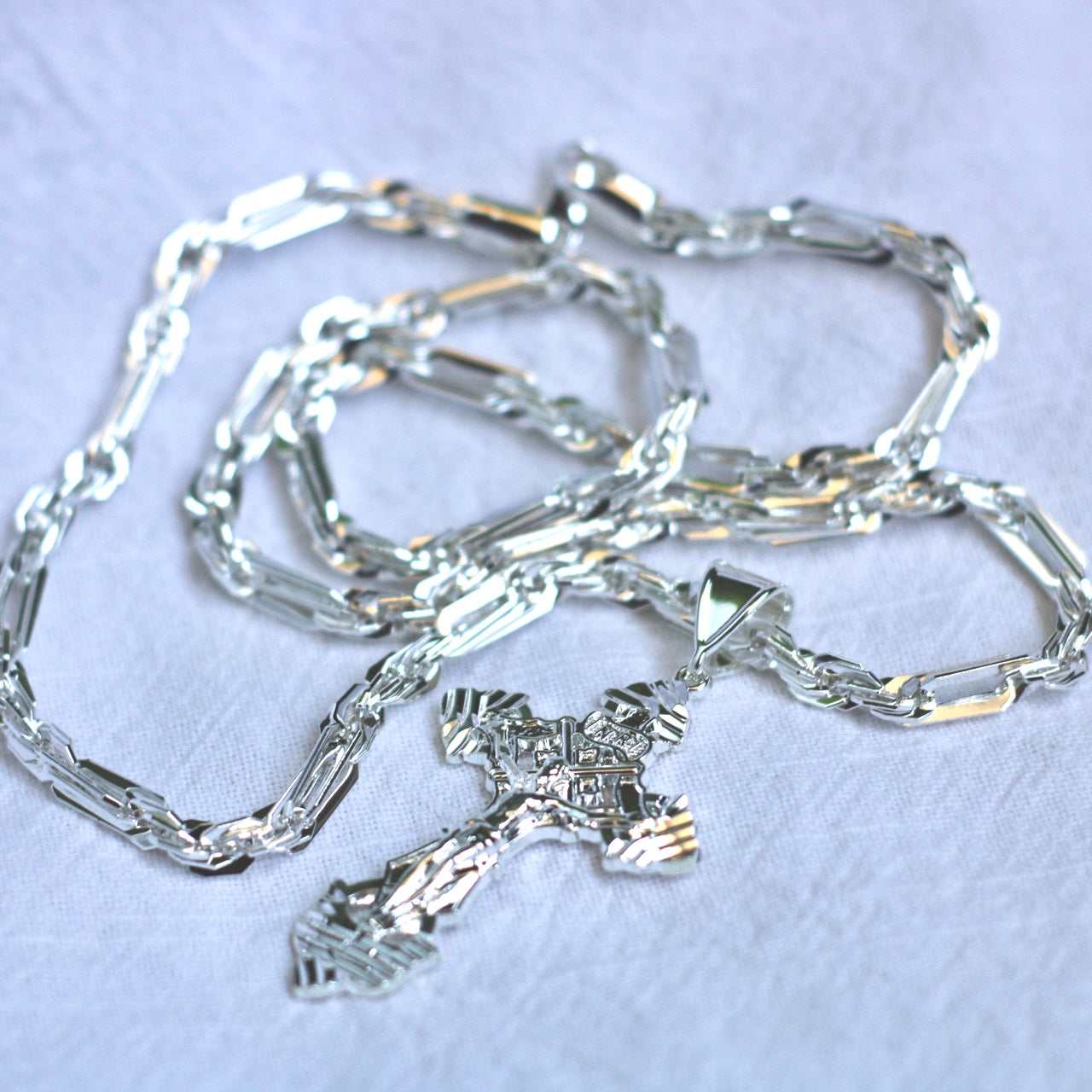 5mm 24 inch Silver Milano Rope Chain w/ 2.5 Inch INRI Cross Pendant
